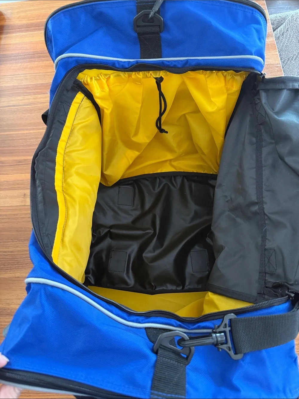 New Eddie Bauer EBTEK duffle bag